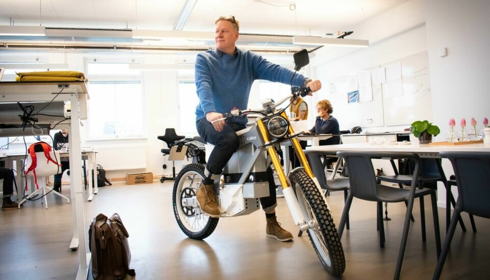 Cake. Stefan Ytterborn, vd Cake, med företagets första lanserade motorcykel Kalk. Foto: Johan Kristensson