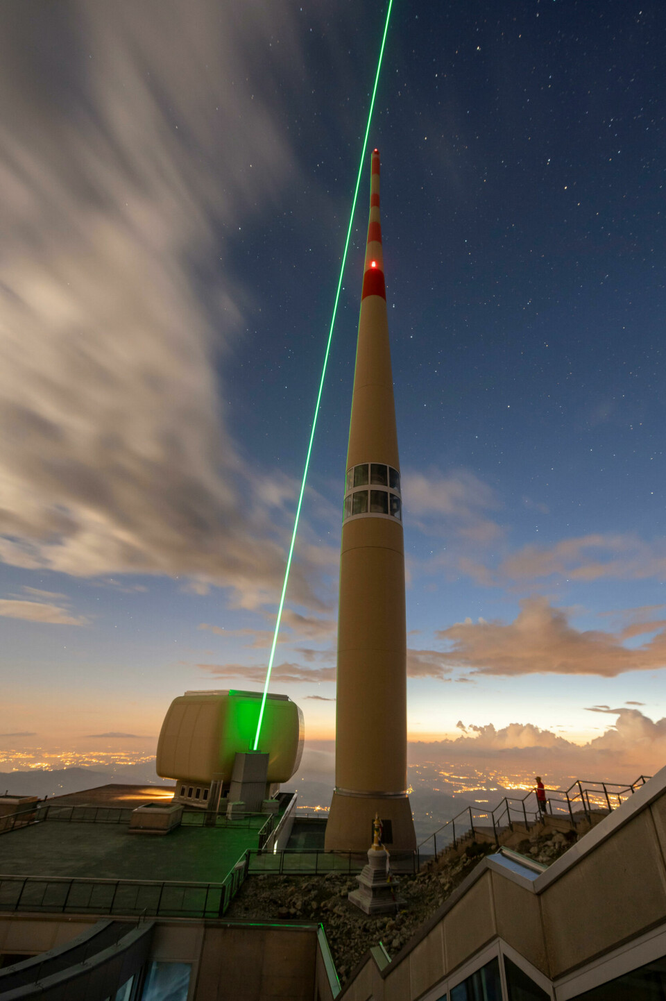 Lasern är stor som en bil och skjuter ut upp till 1 000 pulser i sekunden. Foto: TRUMPF/Martin Stollberg