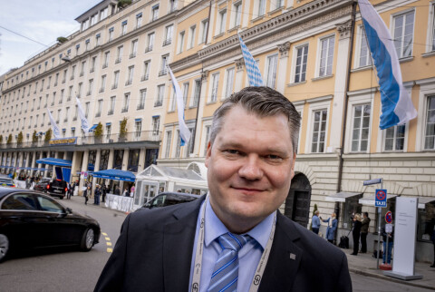 Finlands försvarsminister Mikko Savola under säkerhetskonferesen i München tidigare i februari.