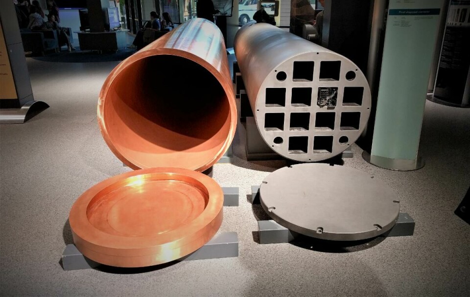 Det svenska kärnavfallet ska placeras i kapslar av gjutjärn (till höger) och koppar (till vänster). Foto: Anna Orring