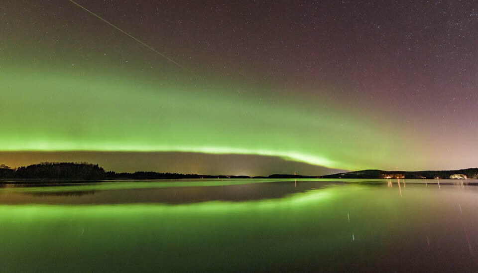 Här syns meteoren, ovanför norrskenet i övre vänstra hörnet, i Sastamala i sydvästra Finland. Här syns meteoren, ovanför norrskenet i övre vänstra hörnet, i Sastamala i sydvästra Finland.