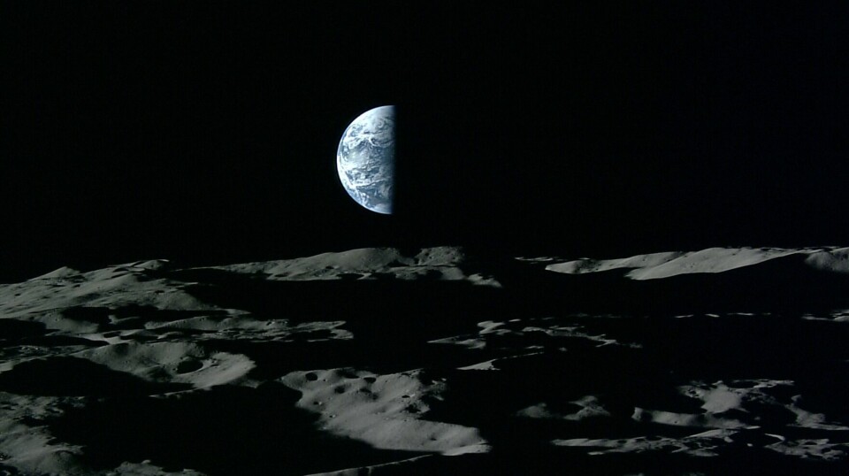 Jorden och månen.
