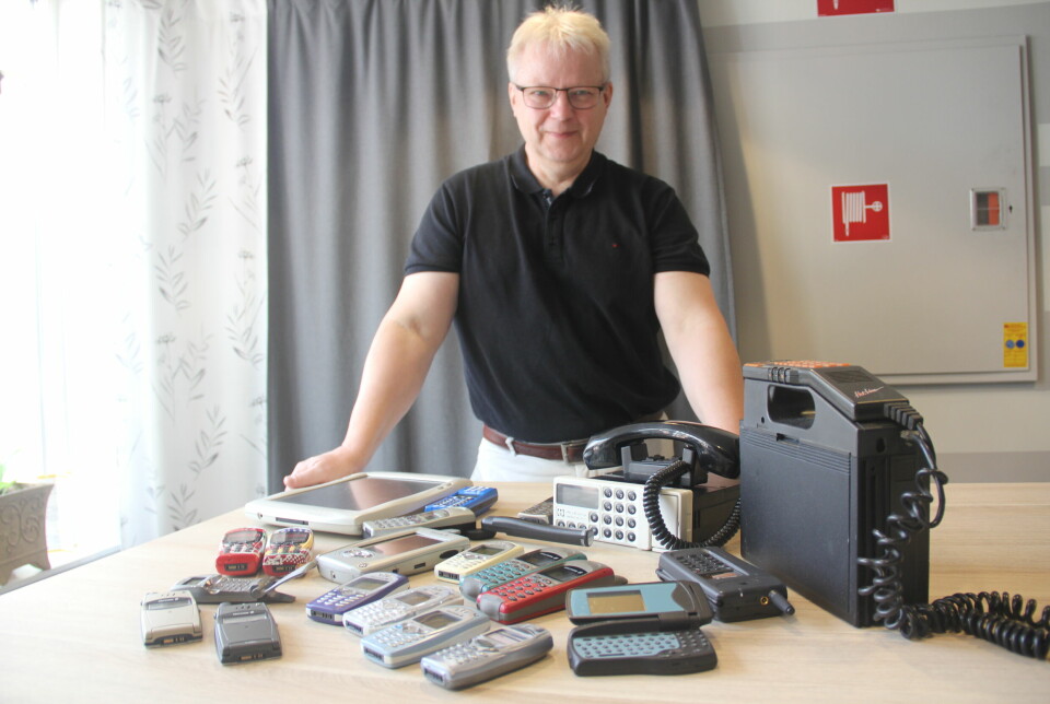 Under en period på 1990-talet var Ericsson världens största mobiltelefontillverkare. Tor Björn Minde var en del av telekomjättens forskningsenhet under 30 års tid och har varit en del av resan från ”sexkilosklumpar” till de allra minsta modellerna på 60 gram.