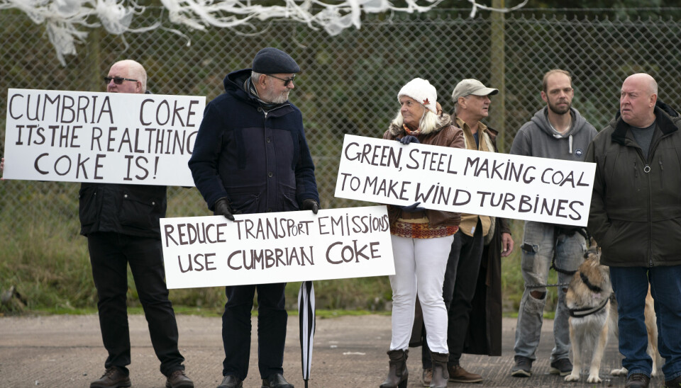 Aktivister propagerar för öppnandet av en ny kolgruva i Newhaven i nordvästra England. Projektet får dock kritik av landets miljörörelse.