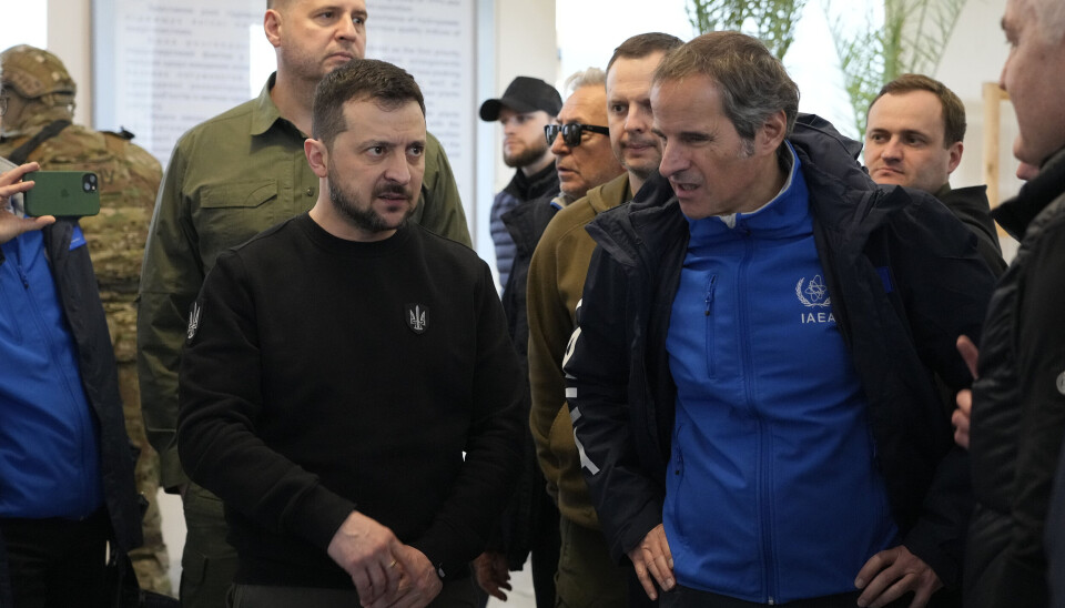 Ukrainas president Volodymyr Zelenskyj och chefen för FN:s internationella atomenergiorgan IAEA, Rafael Grossi, under besöket i Zaporizjzja. Ukrainas president Volodymyr Zelenskyj och chefen för FN:s internationella atomenergiorgan IAEA, Rafael Grossi, under besöket i Zaporizjzja.