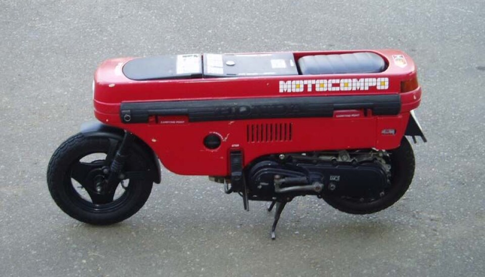 Hopfälld var Honda Motocompo bara 54 cm hög. Hopfälld var Honda Motocompo bara 54 cm hög.