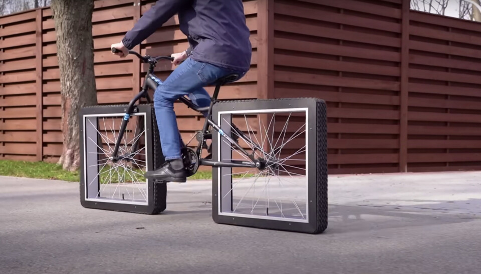 Cykel med fyrkantiga däck – så rullar de. Cykel med fyrkantiga däck – så rullar de.