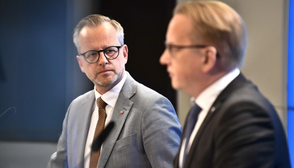 Mikael Damberg, finanspolitisk talesperson, och Fredrik Olovsson, energipolitisk talesperson för Socialdemokraterna föreslår ett nytt energipolitiskt mål för ökad elproduktion till 2030. Två politiker med glasögon.