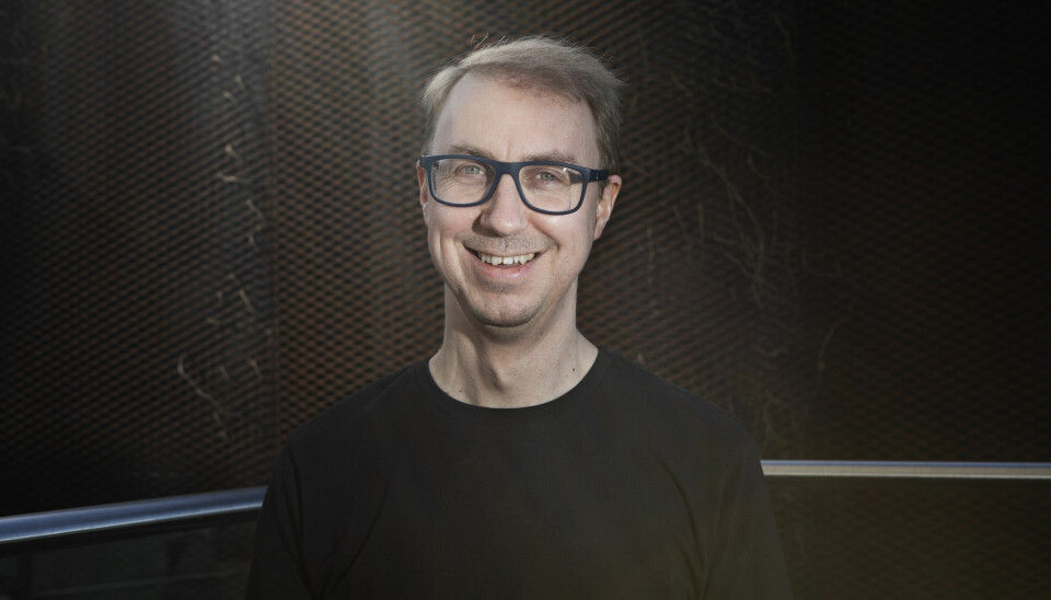 Emil Eifrém började läsa till civilingenjör i datateknik på Tekniska högskolan vid Linköpings universitet, men avslutade inte utbildningen.