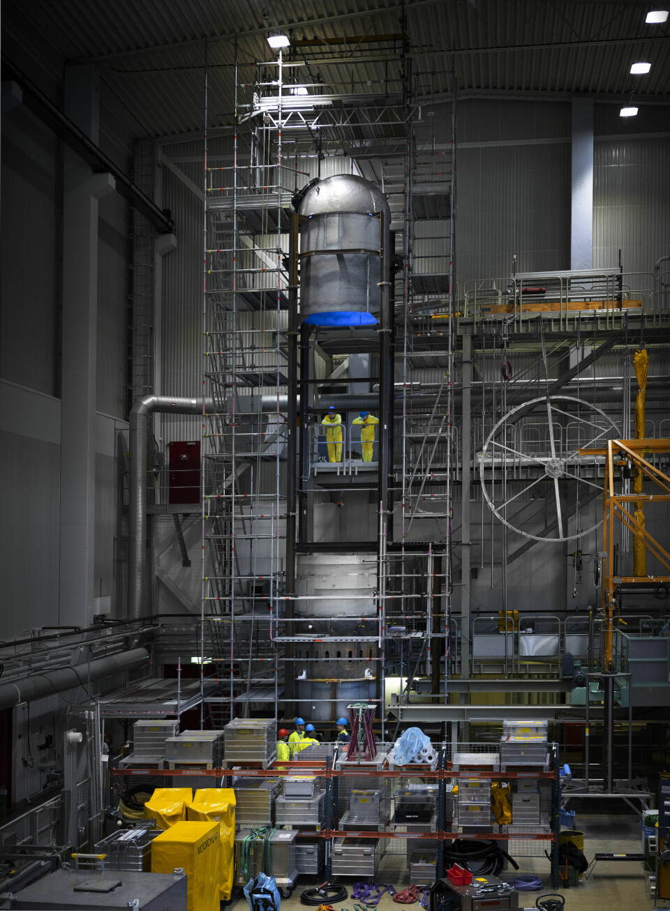 Tryckhållaren är en av tryckvattenreaktorns allra största komponenter. En fullskalig kopia byggdes på Ringhals för att träna på reparationsmomenten när elvärmarna rengjordes.