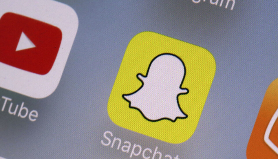 Om frågor ställs på ett visst sätt till Snapchats AI-robot utdelar den råd om hur man kan skada sig själv. Arkivbild. Gul ikon med ett vitt spöke