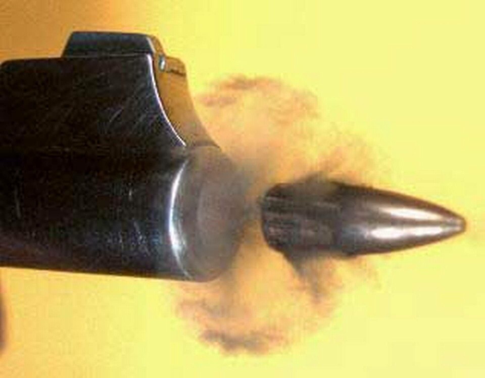 En kula bär spår av den som laddat vapnet - även om patronen torkats ren. En kula bär spår av den som laddat vapnet - även om patronen torkats ren.