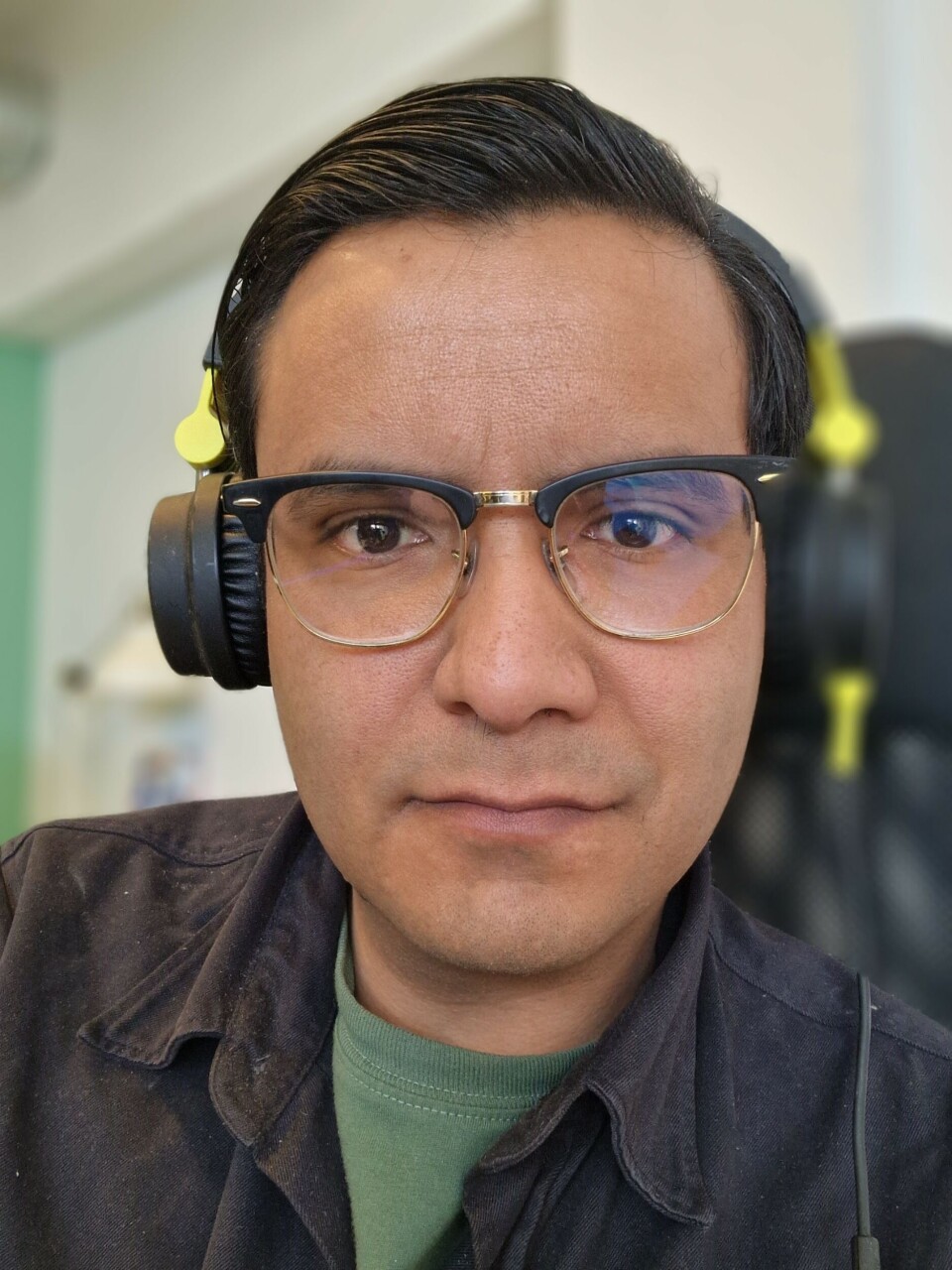 Selfiekameran på 10MP är riktigt vass: Se bara på detaljer som hudtoner och bokeh. Foto: Kalle Wiklund Selfiekameran på 10MP är riktigt vass: Se bara på detaljer som hudtoner och bokeh. Foto: Kalle Wiklund