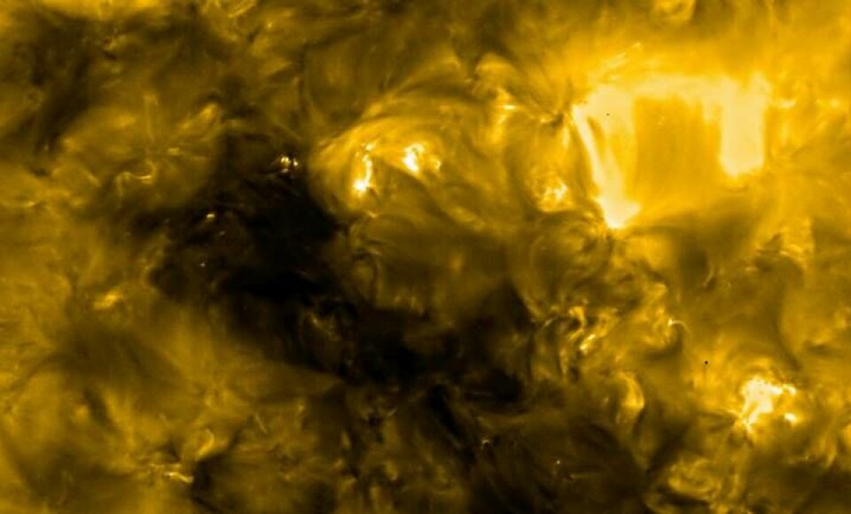 Bilden är tagen den 30 maj med hjälp av teleskopet HRIEUV ombord på Solar Orbiter. De visar hur solen ser ut vid en våglängd på 17 nanometer. På den våglängden ser man solens yttersta atmosfär, coronan, som har en temperatur på runt en miljon grader. Foto: ESA