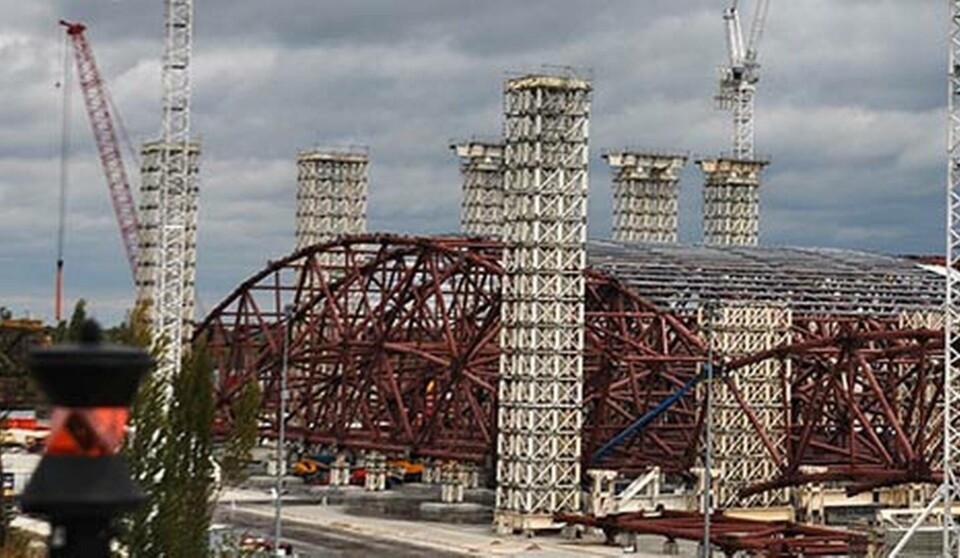 5000 ton väger stålskellettet som provlyftes på tisdagen. Foto: EBRD 5000 ton väger stålskellettet som provlyftes på tisdagen. Foto: EBRD