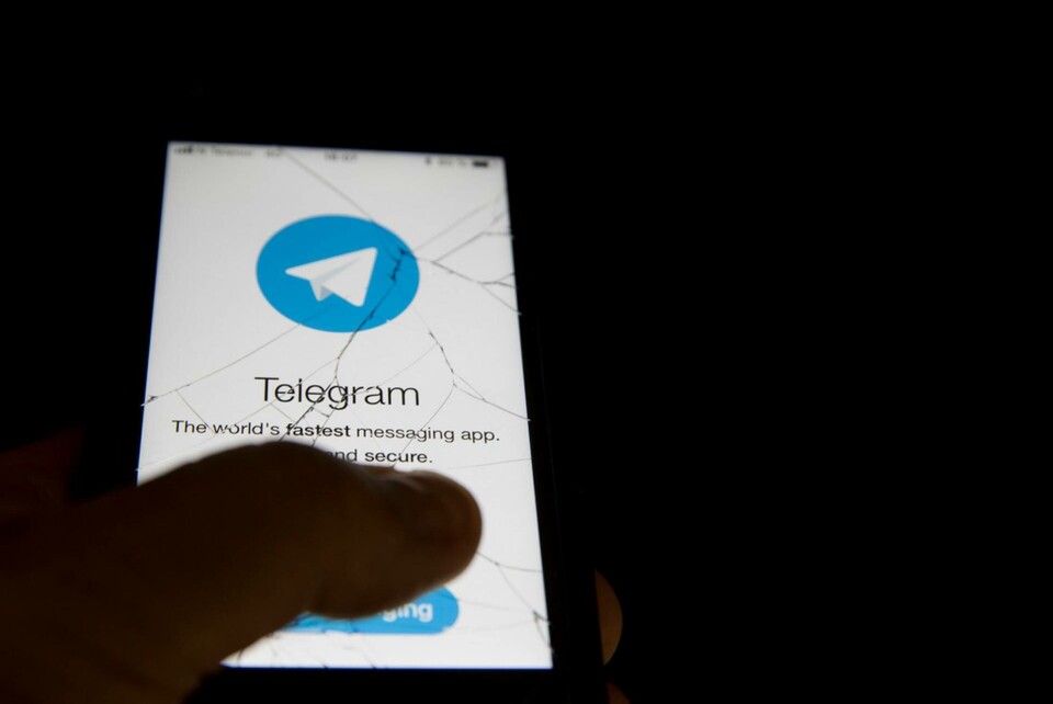 För att få tillgång till materialet exporteras det ut ur polisens avlyssningssystemen och sparas ner på en server. Därefter laddas det ner och lagras lokalt. Arkivbild. Foto: Terje Pedersen/NTB/TT För att få tillgång till materialet exporteras det ut ur polisens avlyssningssystemen och sparas ner på en server. Därefter laddas det ner och lagras lokalt. Arkivbild. Foto: Terje Pedersen/NTB/TT
