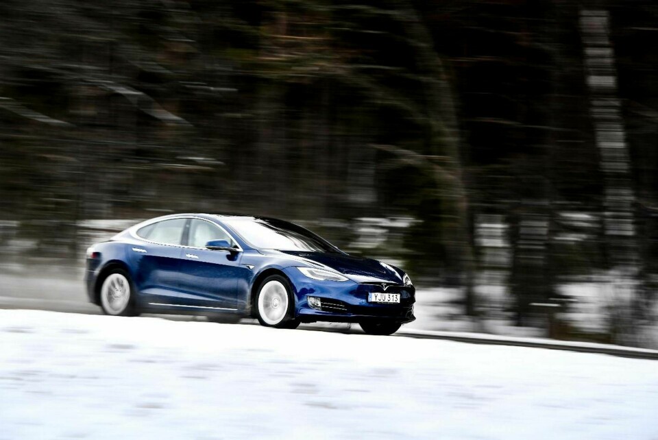 Tesla på vinterväglag. Foto: Pontus Lundahl/TT