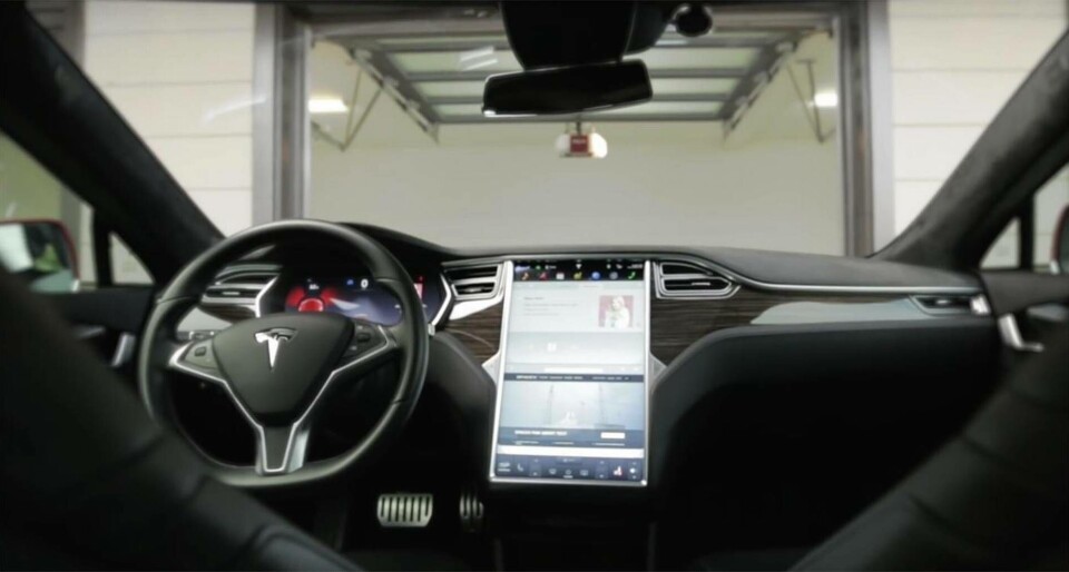 Tesla Summon kan hitta en parkeringsplats åt dig. Foto: Tesla Tesla Summon kan hitta en parkeringsplats åt dig. Foto: Tesla