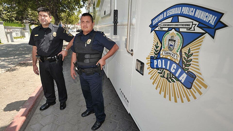 Arkivbild från 2009 på poliser i det som beskrevs som ”Världens farligaste turistort”: Tijuana i Mexiko. Foto: Stewart Cook / Rex Arkivbild från 2009 på poliser i det som beskrevs som ”Världens farligaste turistort”: Tijuana i Mexiko. Foto: Stewart Cook / Rex