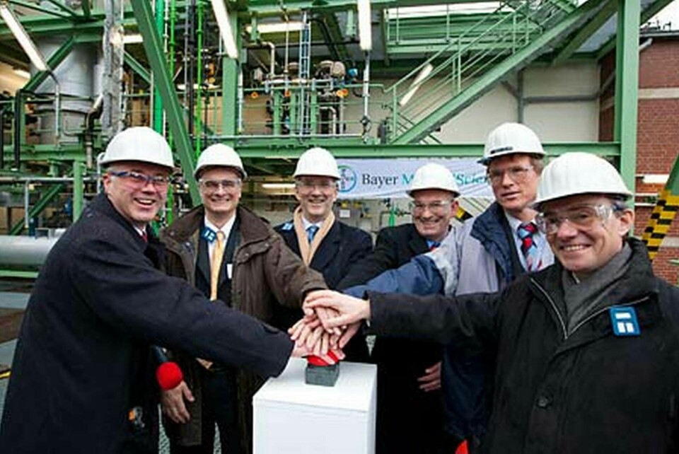 Bayer inviger nanofabrik i Leverkusen.