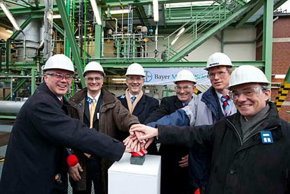 Bayer inviger nanofabrik i Leverkusen. Bayer inviger nanofabrik i Leverkusen.