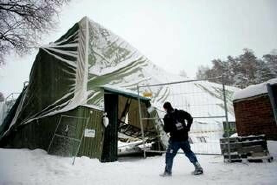 IFK Göteborgs träningshall Delsjöhallen gav vika för snömassorna i början av februari. En del av stålkonstruktionen vek sig och stora mängder snö rasade in i hallen. Foto: ADAM IHSE / SCANPIX