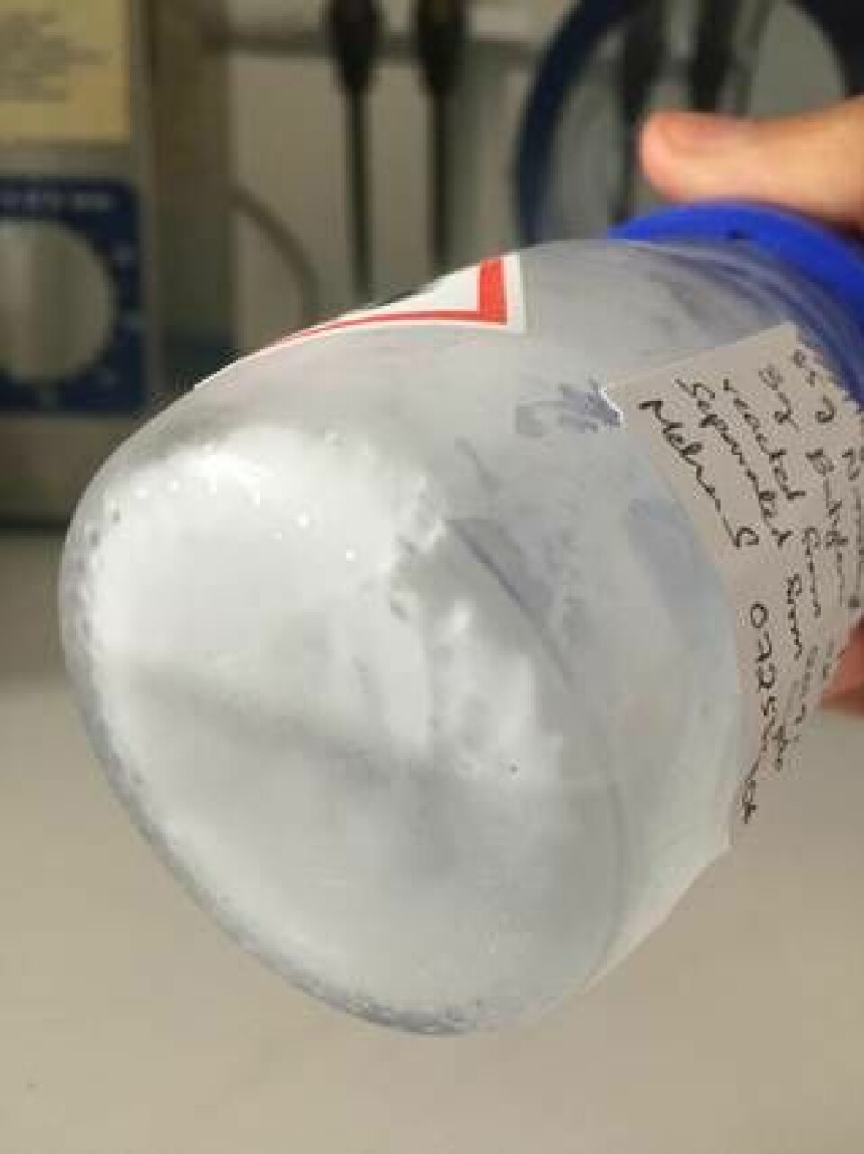 Forskare vid Lunds universitet utvecklar en metod där infångad koldioxid kan bli plast. Foto: Meher Sanku