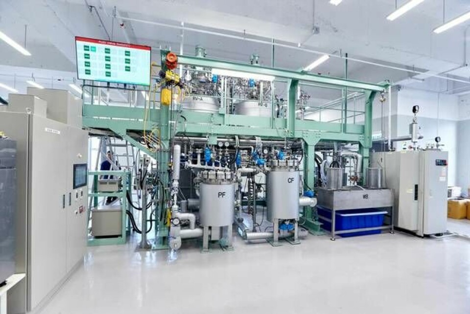 Vid den nyinvigda anläggningen i Hongkong ska forskare vidareutveckla tekniker för att återvinna bomulls- och polyesterblandningar på kemisk och hydrotermisk väg. Foto: H&M Foundation