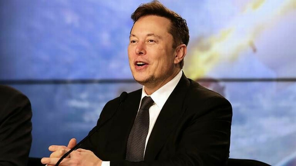 Tesla, med koncernchefen Elon Musk, vill dra in mer kapital för att stärka balansräkningen. Foto: John Raoux, AP / TT