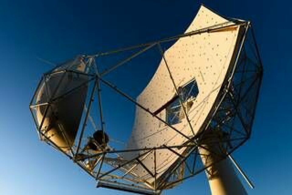 En nästan färdiginstallerad prototyp för en del av SKA-teleskopet i Sydafrika. Foto: SARAO/Angus Flowers