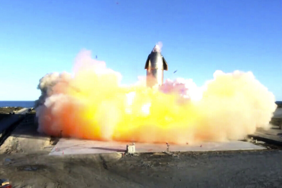 Landningshastigheten var för hög. Här exploderar Starship när den når marken i Texas. Foto: Space X/AP/TT Landningshastigheten var för hög. Här exploderar Starship när den når marken i Texas. Foto: Space X/AP/TT