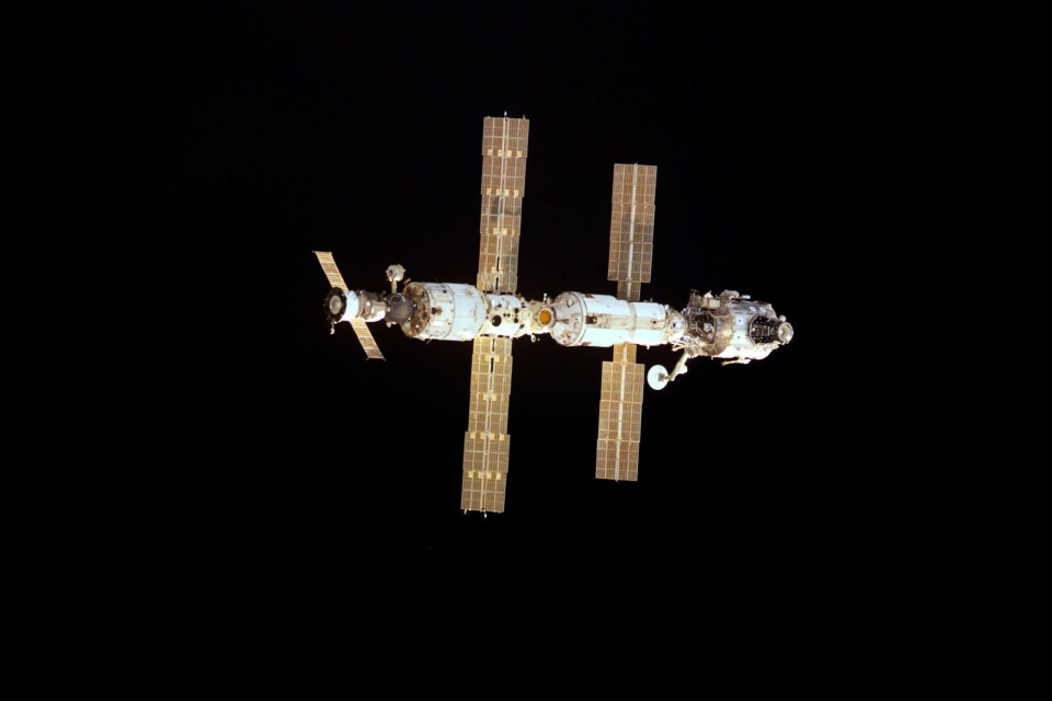 Den 2 november 2000 dockade Sojuz-kapseln med ISS och med detta anlände även rymdstationens första besättning: Bill Shepherd, Yuri Gidzenko och Sergei Krikalev. I detta första skede bestod ISS av modulerna Zarya, Unity, Z1-Truss och servicemodulen Zvezda.