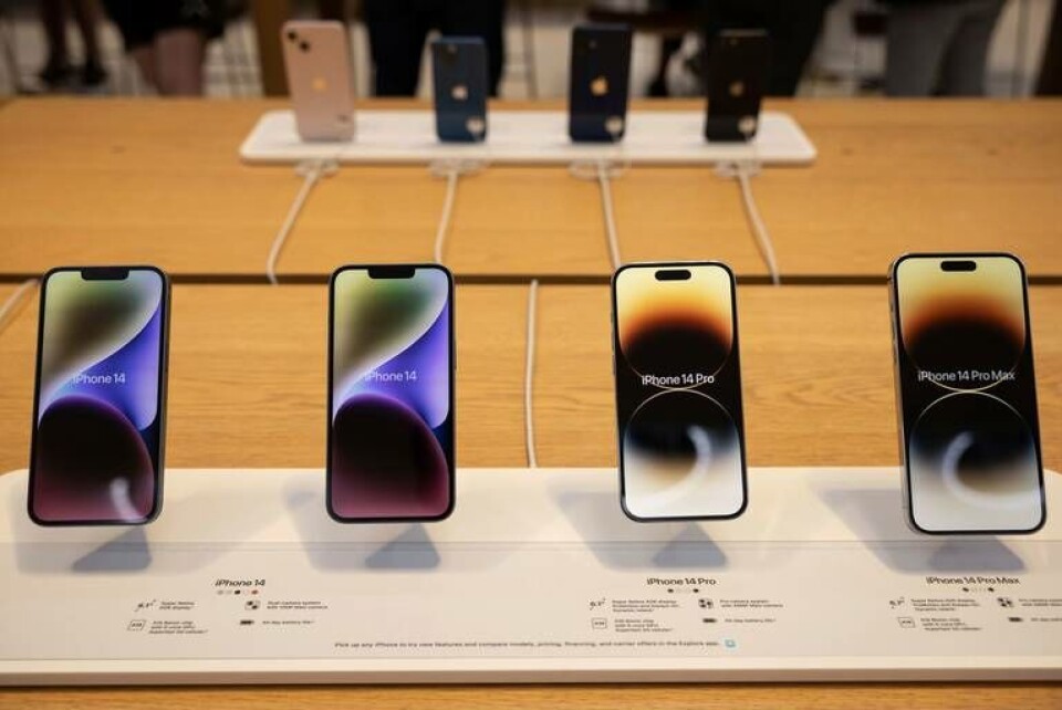 Den som önskar sig senaste Iphone-modellen i julklapp kan behöva vänta extra länge. Arkivbild. Foto: Yuki Iwamura/AP/TT Den som önskar sig senaste Iphone-modellen i julklapp kan behöva vänta extra länge. Arkivbild. Foto: Yuki Iwamura/AP/TT