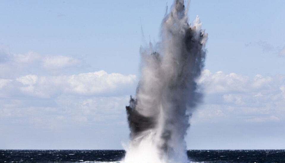 Röjdykare från HMS Sturkö spränger en tysk mina från andra världskriget. Arkivbild. Röjdykare från HMS Sturkö spränger en tysk mina från andra världskriget. Arkivbild.