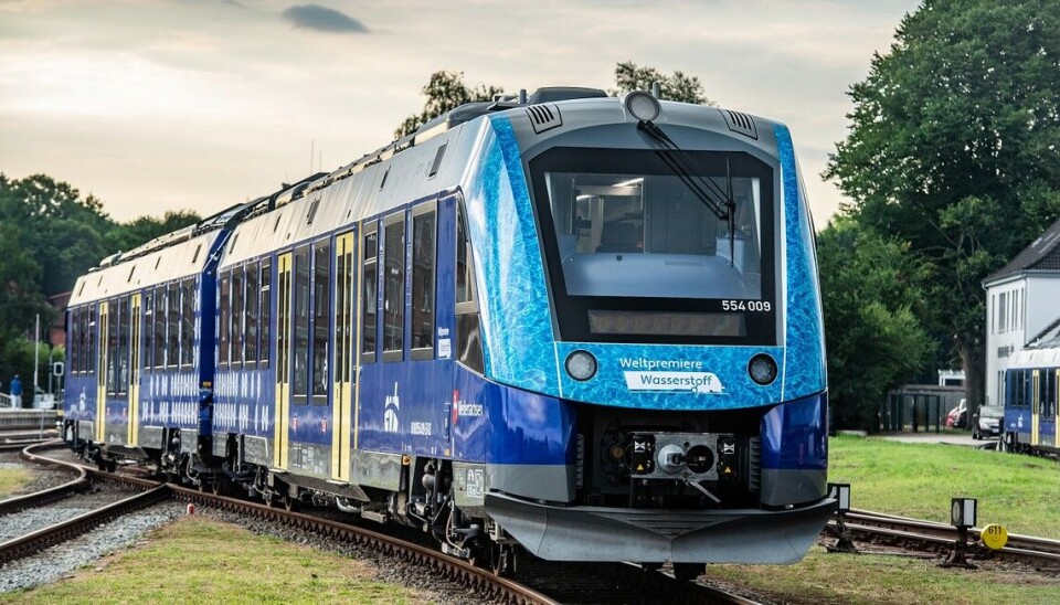 Den vätgasdrivna versionen av Alstom Coradia började trafikera en teststräcka i Niedersachsen 2018. Den vätgasdrivna versionen av Alstom Coradia började trafikera en teststräcka i Niedersachsen 2018.