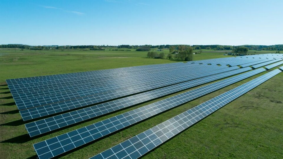 Solcellsparken vid Tågra utanför Sjöbo blir snart störst i Sverige igen. Formellt heter den Sparbanken Skånes Solcellspark. Foto: Svea Solar Solcellsparken vid Tågra utanför Sjöbo blir snart störst i Sverige igen. Formellt heter den Sparbanken Skånes Solcellspark. Foto: Svea Solar