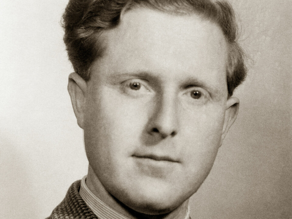 Artikeln om dna som publicerades av Rosalind Franklin och Raymond Gosling (bilden) år 1953, tolkades som ett stöd till den tidigare publicerade artikeln av forskarduon Watson-Crick.