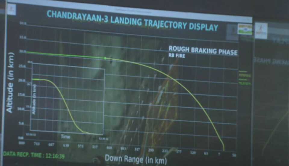 Skärmavbild från livesändningen som visar hur landaren följer sin planerade bana ner mot månen.