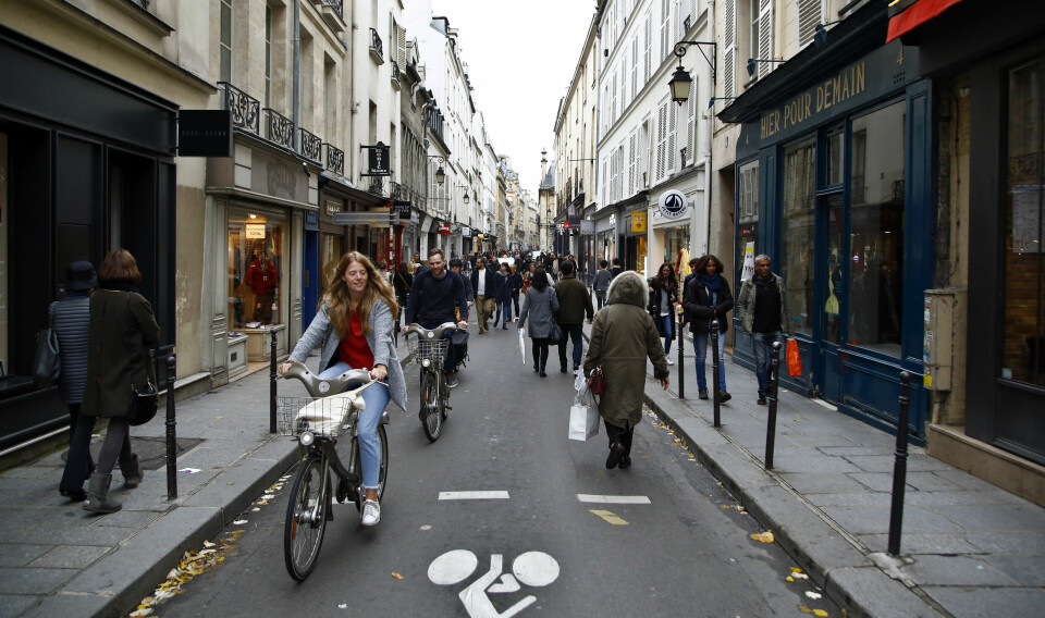 Paris blir den första huvudstaden i Europa som förbjuder uthyrning av elsparkcyklar. Arkivbild.
