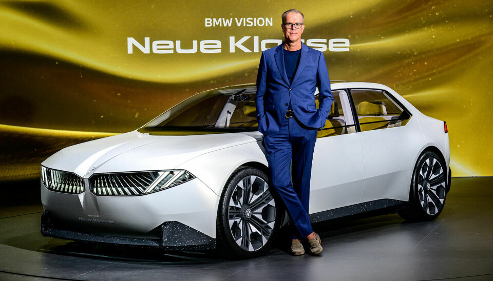 Frank Weber, BMW:s utvecklingschef framför konceptet Vision Neue Klasse som förevisar den elbil som ska lanseras 2025