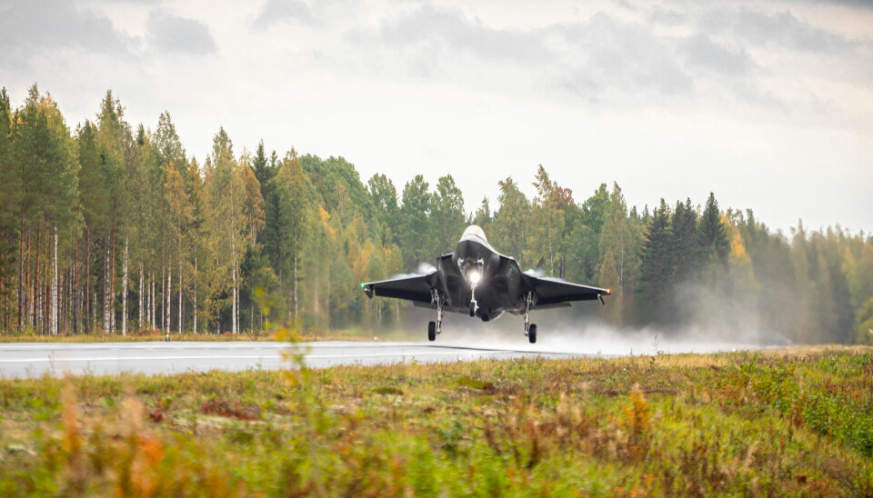 Under en övning i Finland genomförde norska F-35A landning på motorväg.