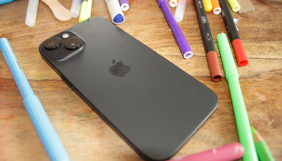 Bara två objektiv - men Apple vill ändå ge sken av deras telefotoläge är som att 'ha en tredje kamera'. Iphone 15.