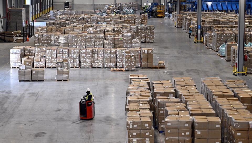 Cainiao, ett dotterbolag till Alibaba, har öppat ett stort logistikcenter för e-handel nära fraktflygplatsen i belgiska Liège. Cainiao, ett dotterbolag till Alibaba, har öppat ett stort logistikcenter för e-handel nära fraktflygplatsen i belgiska Liège.