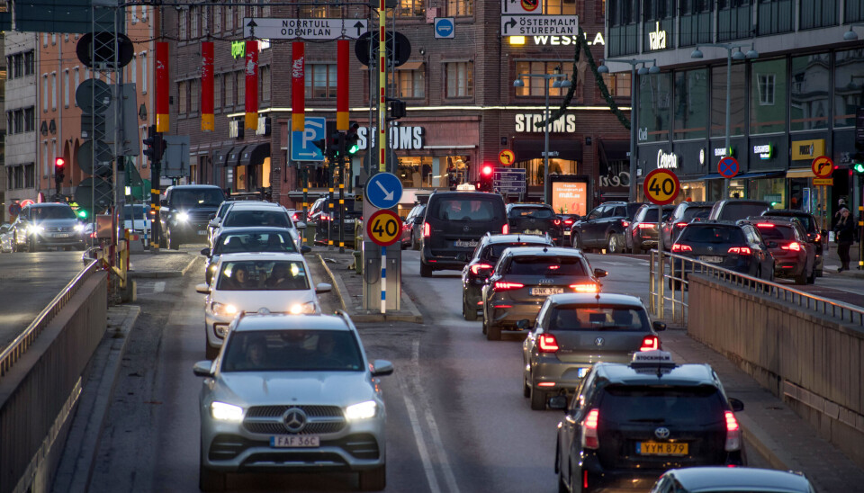 Snart får inte bensin- och dieselbilar längre rulla i delar av centrala Stockholm. Snart får inte bensin- och dieselbilar längre rulla i delar av centrala Stockholm.