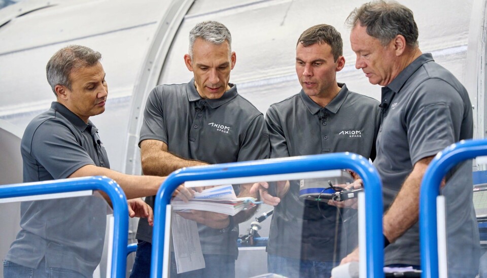 De fyra astronauterna som snart ska till rymden. fyra astronuater i grå tröjor.