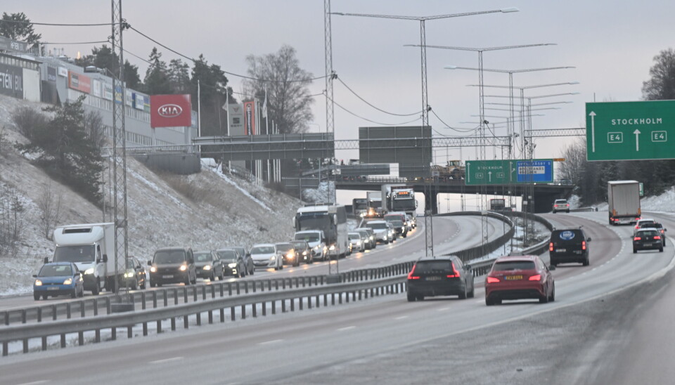 Ett stort slukhål har upptäckts på E4:an norr om Stockholm i riktning mot Arlanda. Arkivbild. Ett stort slukhål har upptäckts på E4:an norr om Stockholm i riktning mot Arlanda. Arkivbild.