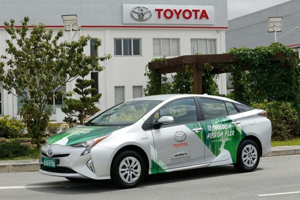 Världens första flexifuel-hybrid kommer från Toyota. Foto: Toyota Världens första flexifuel-hybrid kommer från Toyota. Foto: Toyota