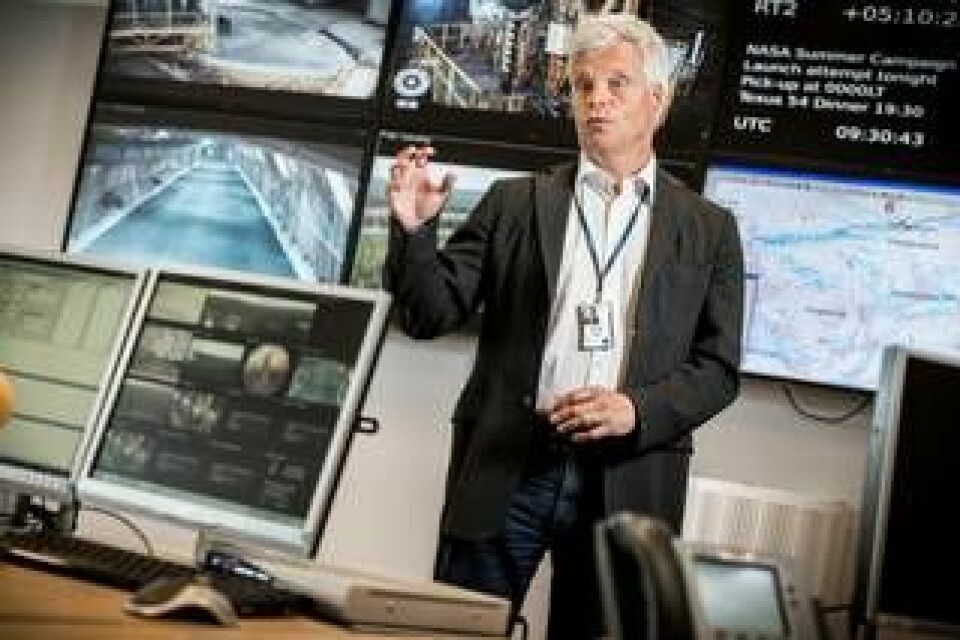 Lennart Poromaa, platschef Esrange, inne i kontrollrummet i huvudbyggnaden varifrån uppskjutningarna övervakas och styrs. Foto: Fredric Alm