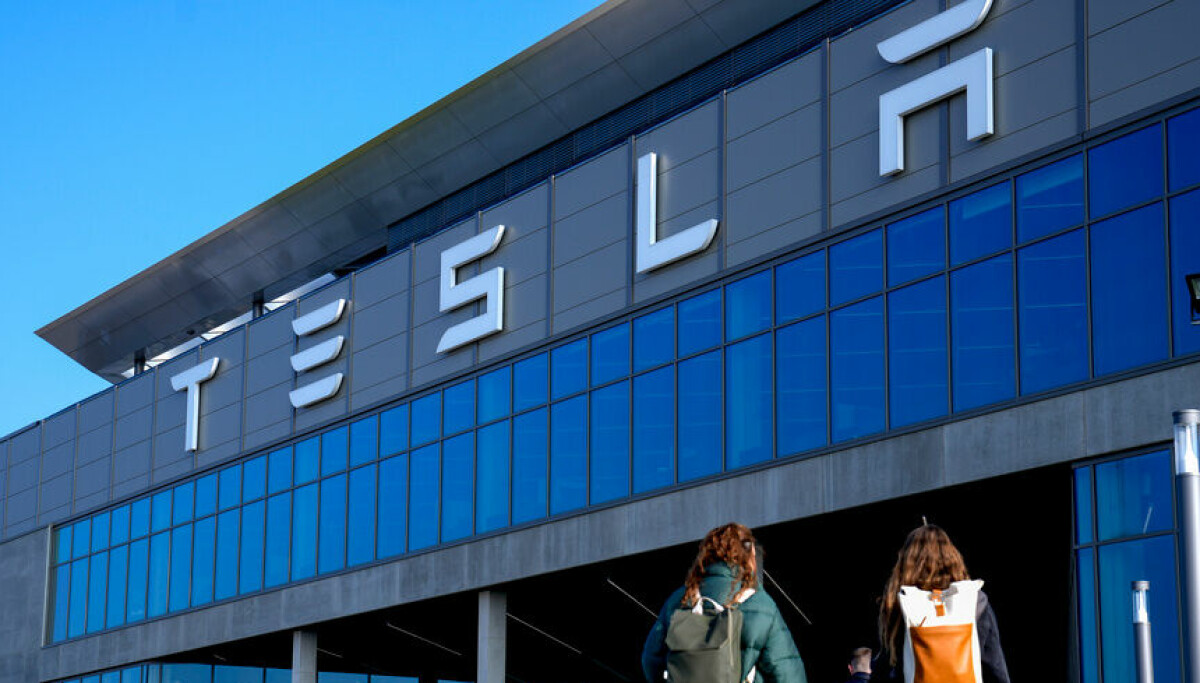 Tesla påskyndar lansering av ”nya prisvärda modeller”