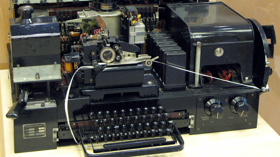 G-skrivaren med öppen front, och med ett litet tangentbord monterat i nederkant